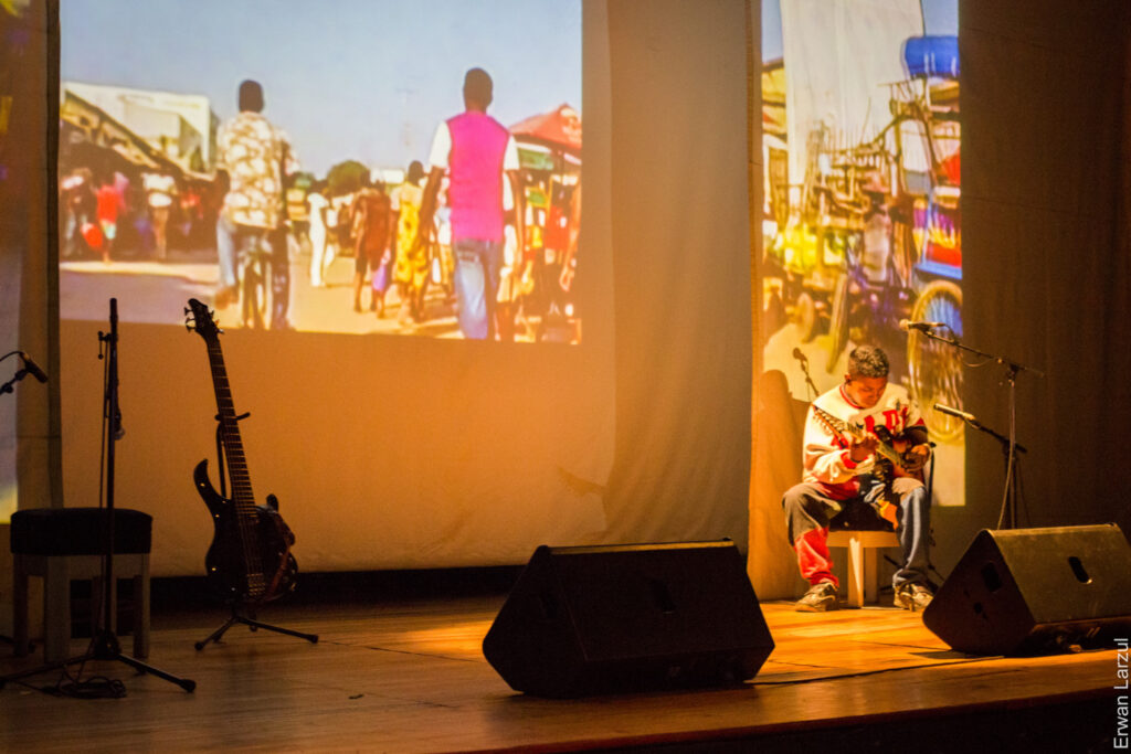 Concert à l'Institut Français de Madagascar dans le cadre de l'exposition 'Madagascar, sur le chemin de la musique"