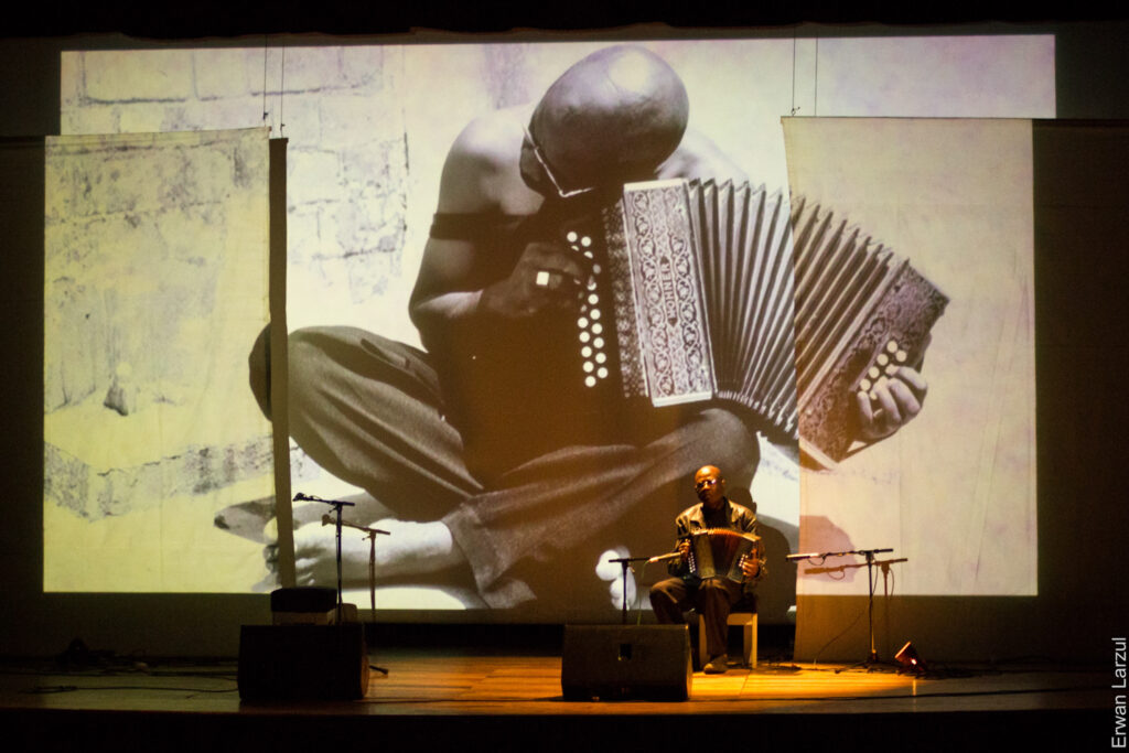 Concert à l'Institut Français de Madagascar dans le cadre de l'exposition 'Madagascar, sur le chemin de la musique"